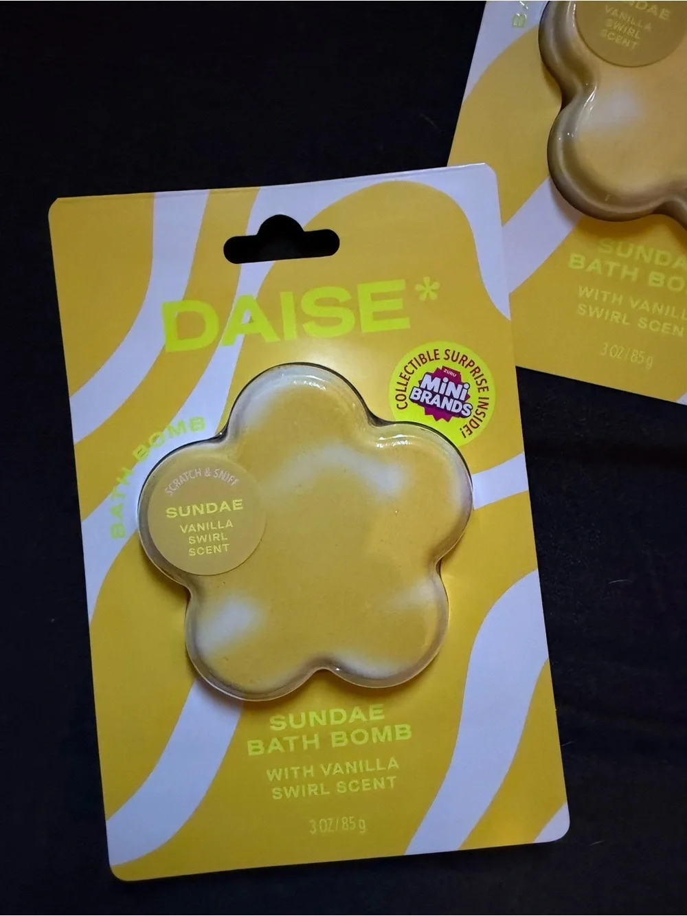 Set of 5 Daise Flower Bath Bombs - with mini brands!